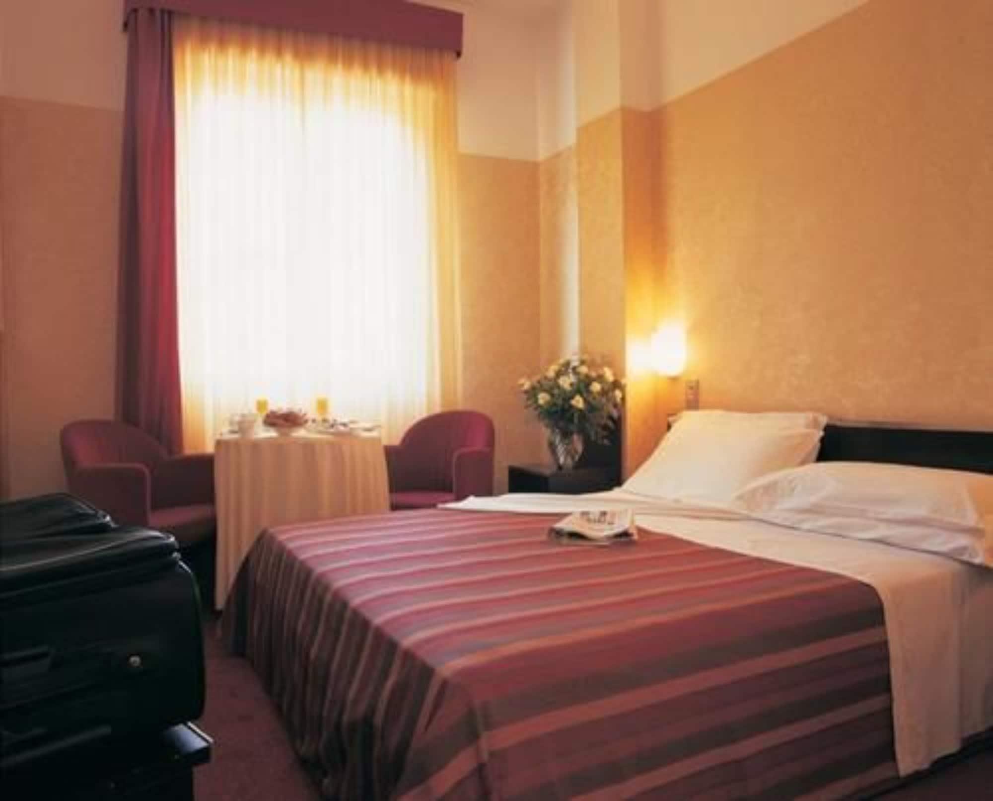 Mokinba Hotels Sant'Ambroeus Mailand Exterior foto