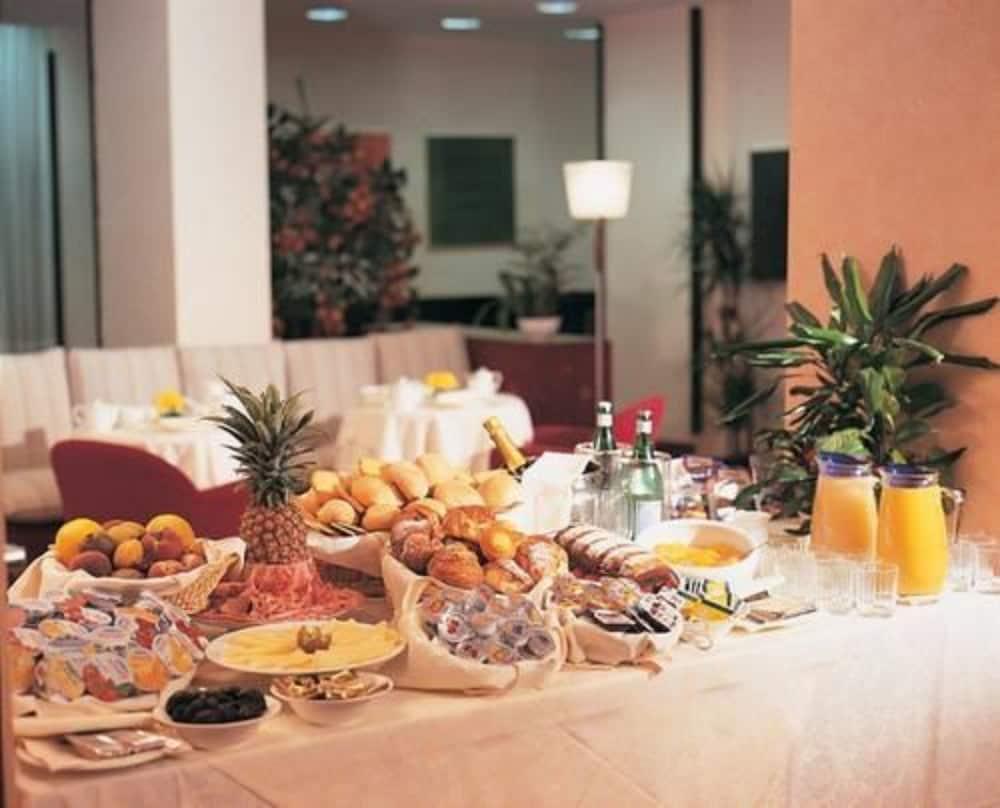 Mokinba Hotels Sant'Ambroeus Mailand Exterior foto