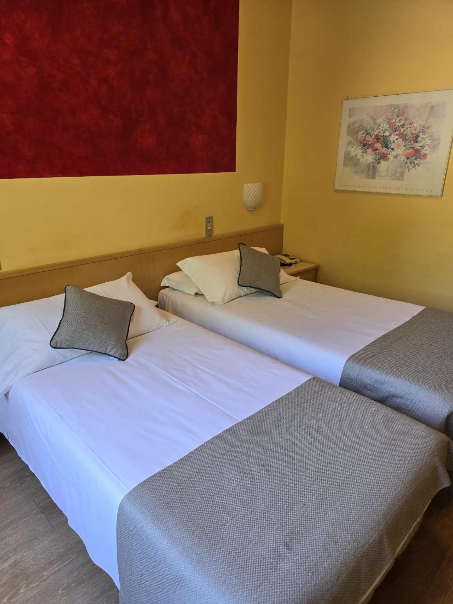 Mokinba Hotels Sant'Ambroeus Mailand Exterior foto