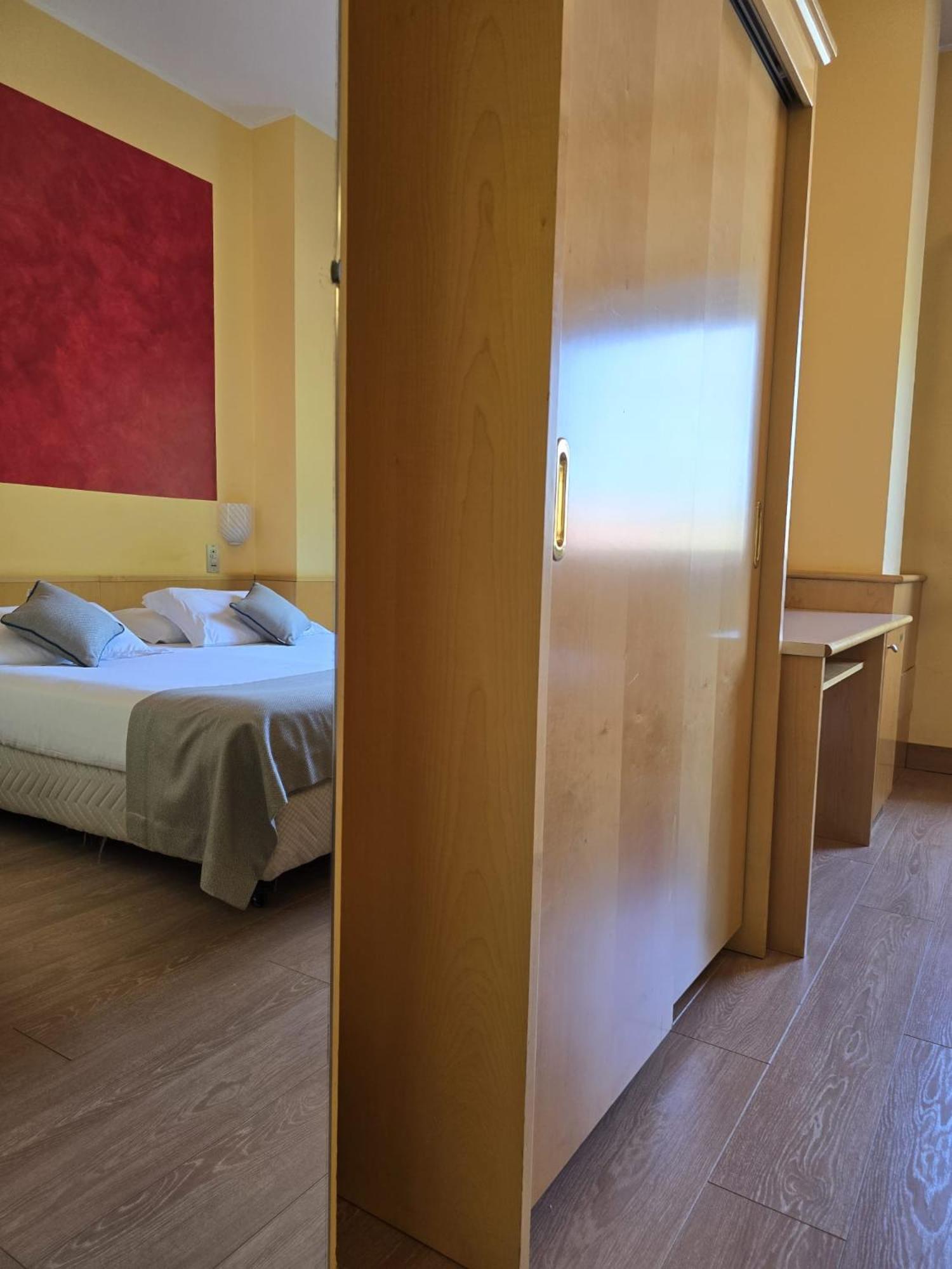 Mokinba Hotels Sant'Ambroeus Mailand Exterior foto