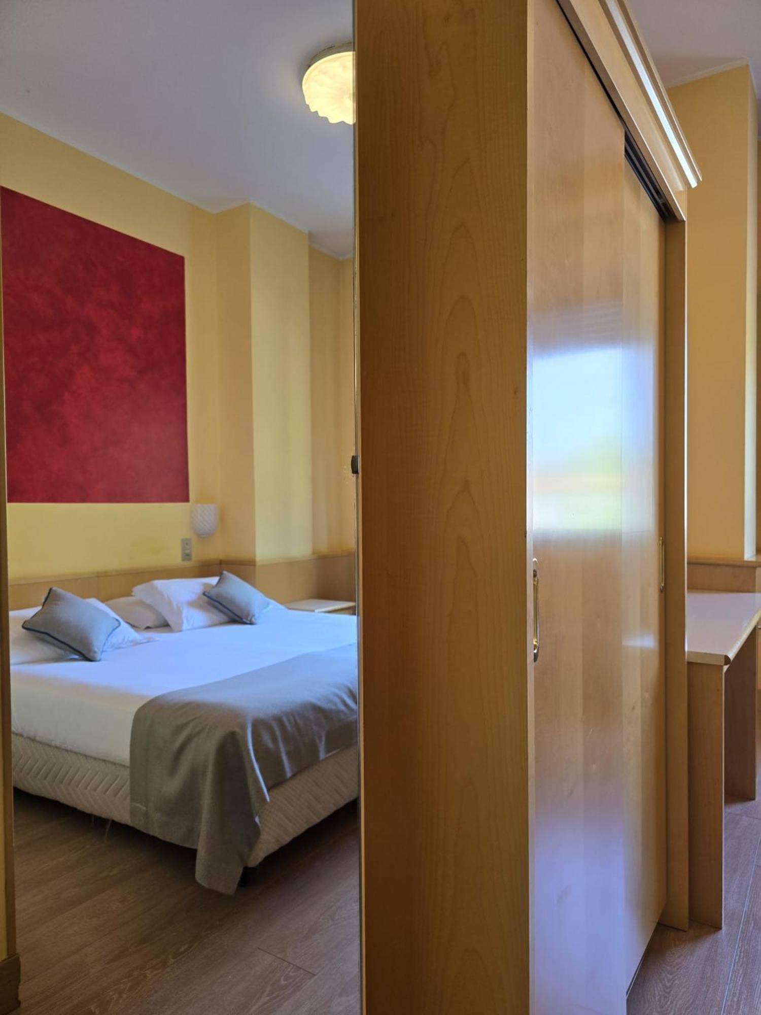 Mokinba Hotels Sant'Ambroeus Mailand Exterior foto